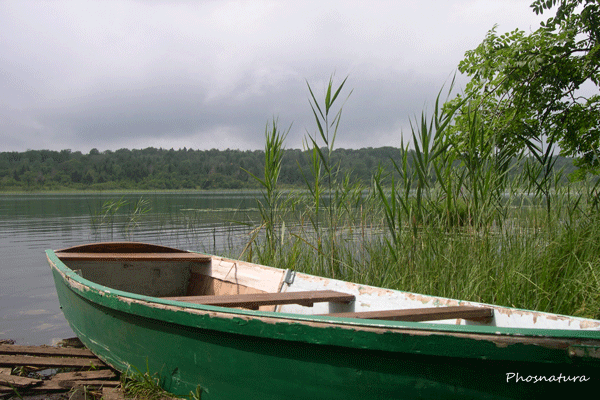 Une barque dans le Jura